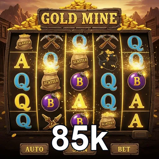 Pessoa acessando 85k no celular com login seguro